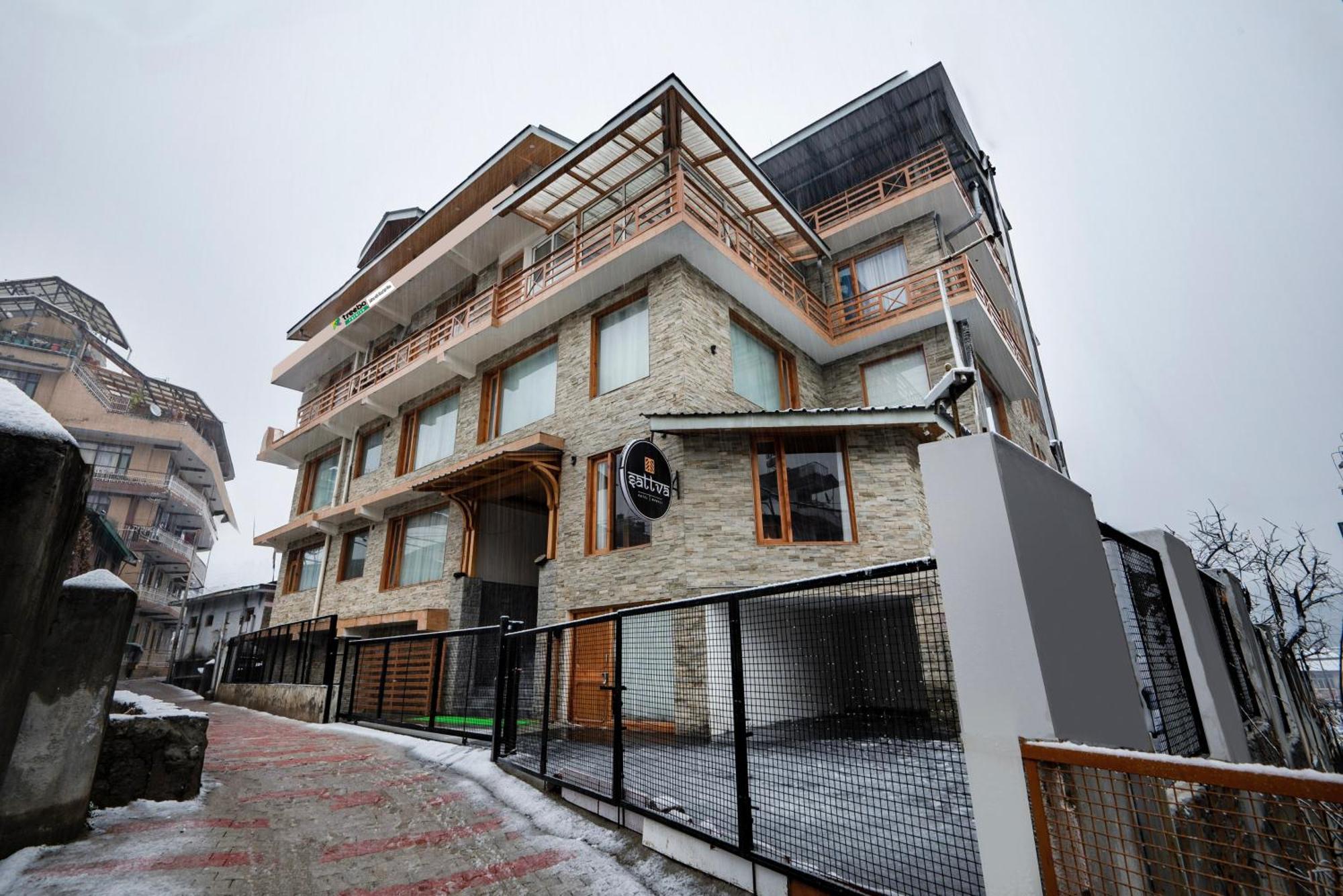 Treebo Premium Sattva With Mountain View Otel Manāli Dış mekan fotoğraf